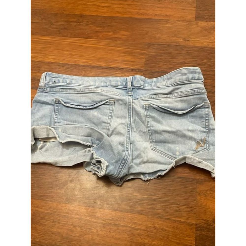Express Distressed Shorts - Picture 2 of 3